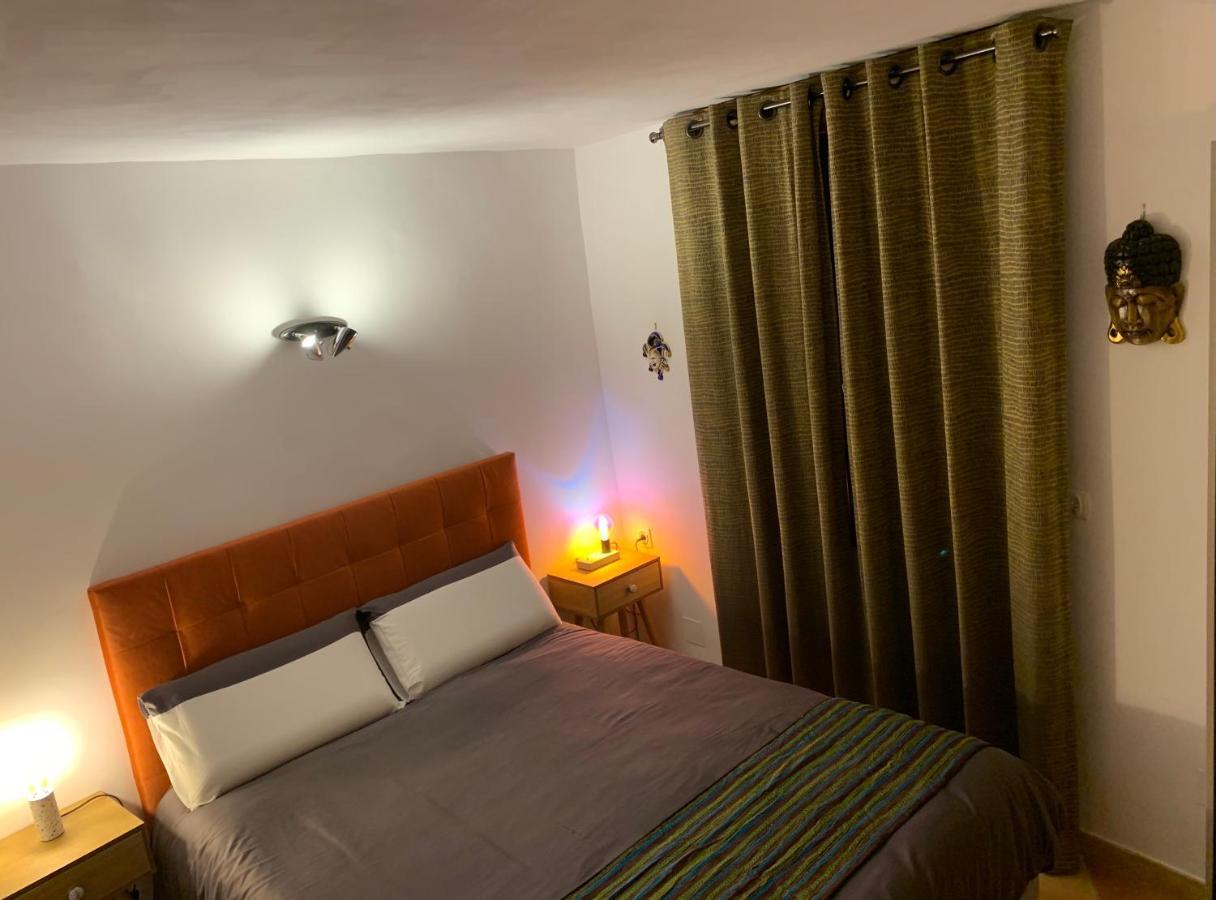 Pila & Bed Montpellier Centre Corum Comedie - Chambre Calme Climatisee - Quiet Air-Conditioned Room 外观 照片